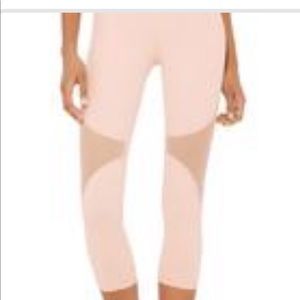 Alo yoga High-Waist Coast Capri- color nectar